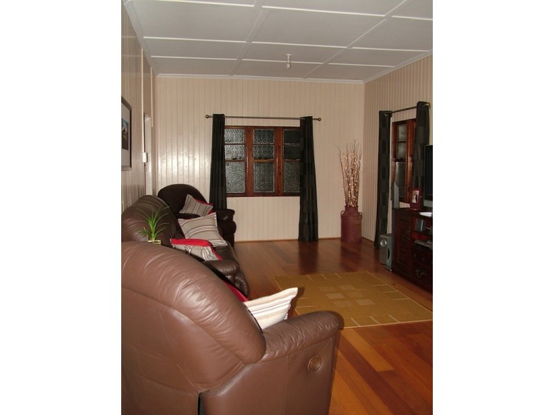 196 Ruthven Street, North Toowoomba QLD 4350