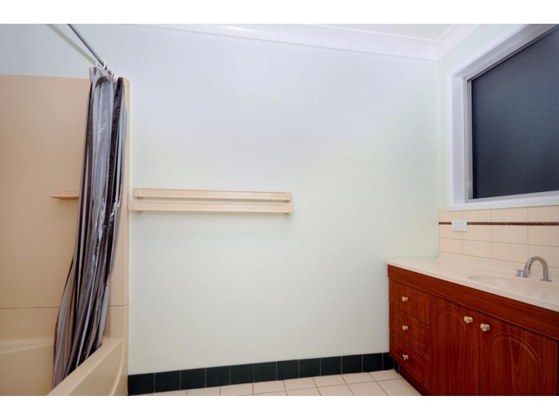 11 Dippel Street, Middle Ridge QLD 4350