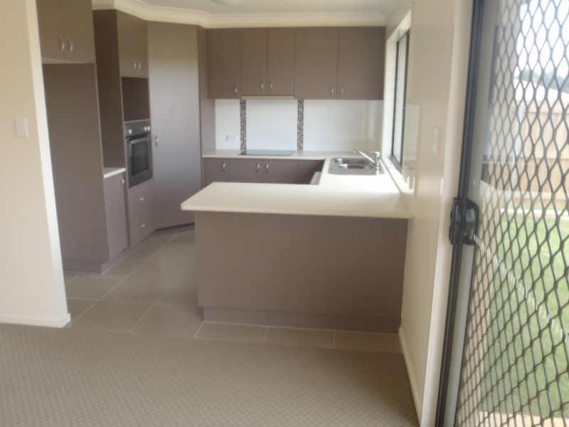 1 16 Barwick Court, Wilsonton Heights QLD 4350