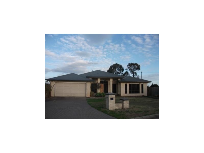 10 Hanna Court, Westbrook QLD 4350