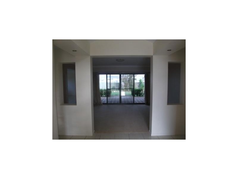 10 Hanna Court, Westbrook QLD 4350