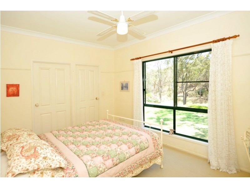 33 Boxtree Court, Mount Rascal QLD 4350