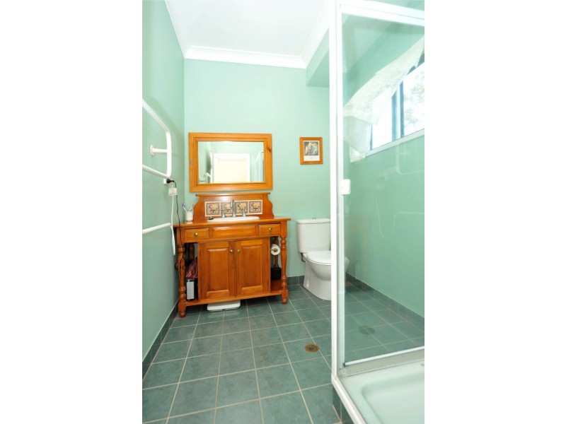 33 Boxtree Court, Mount Rascal QLD 4350