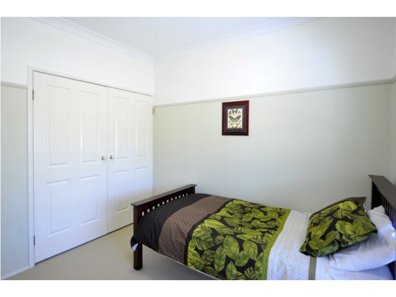 33 Boxtree Court, Mount Rascal QLD 4350