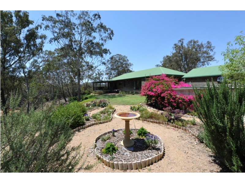 33 Boxtree Court, Mount Rascal QLD 4350