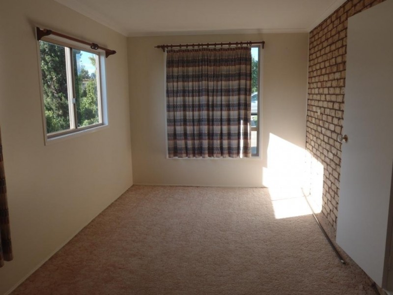 7 Russell Court, Wyreema QLD 4352