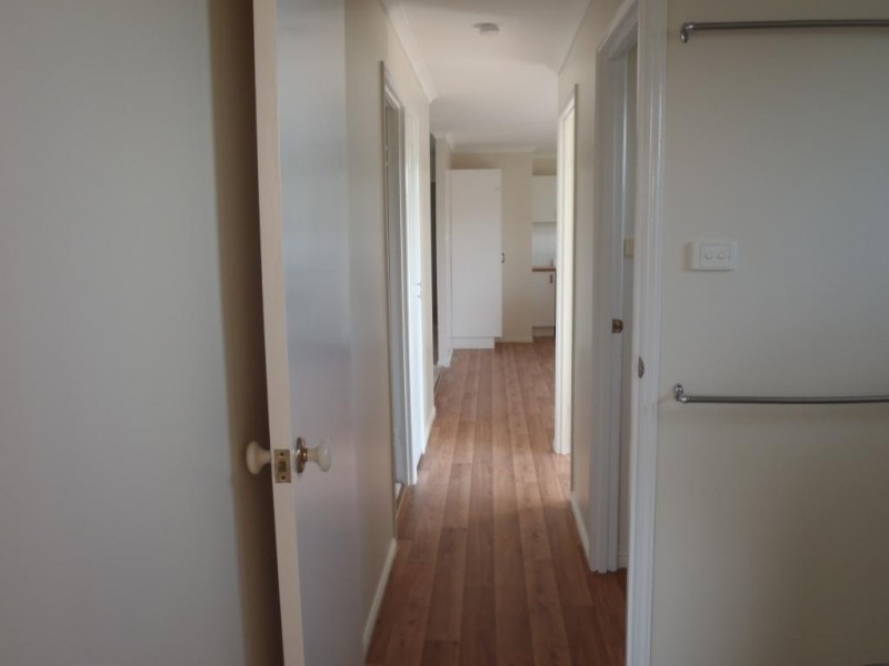 7 Russell Court, Wyreema QLD 4352