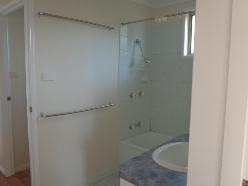 7 Russell Court, Wyreema QLD 4352