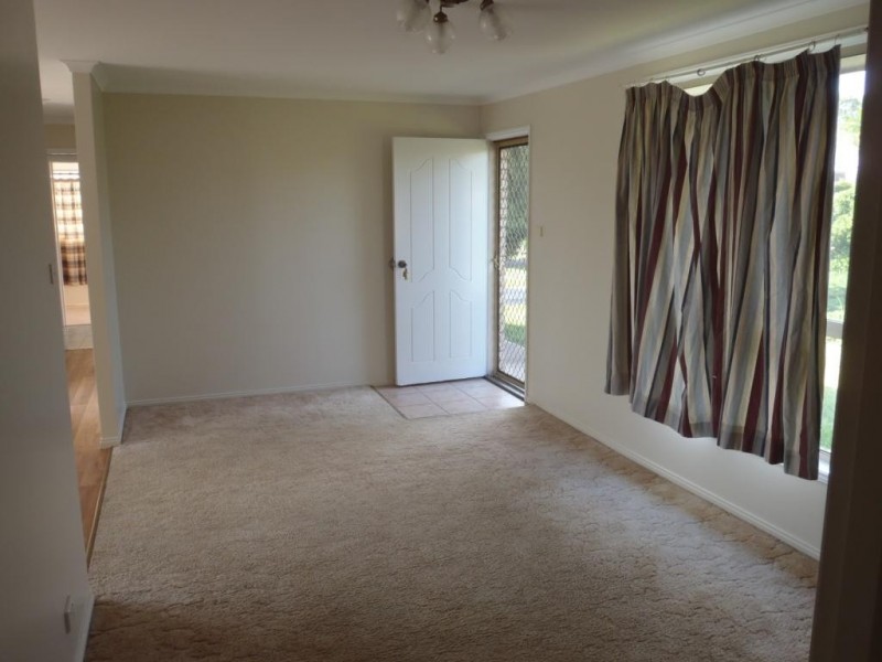 7 Russell Court, Wyreema QLD 4352