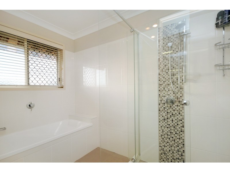 6 Glenmorgan Court, Glenvale QLD 4350