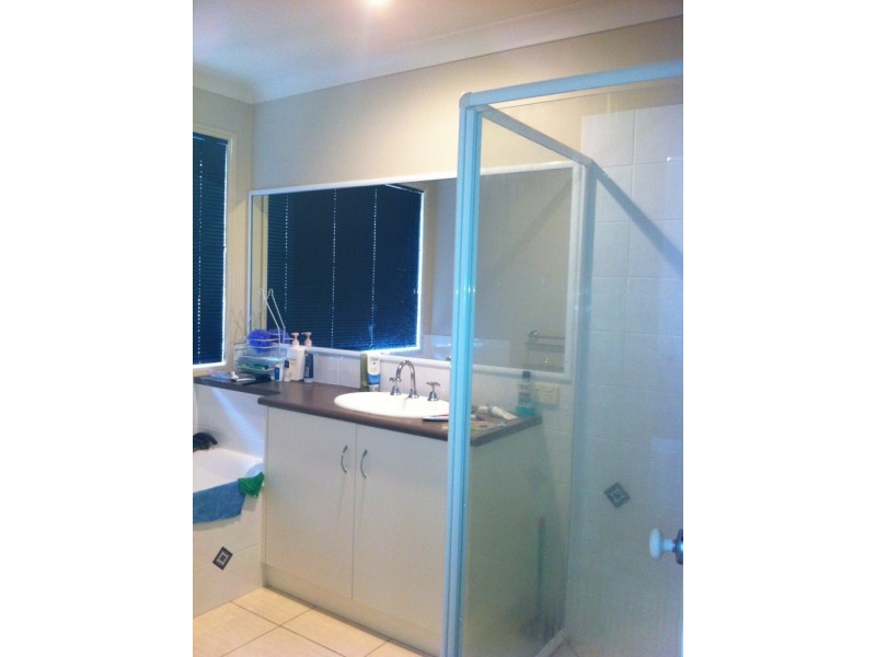 87 Kearney Street, Kearneys Spring QLD 4350