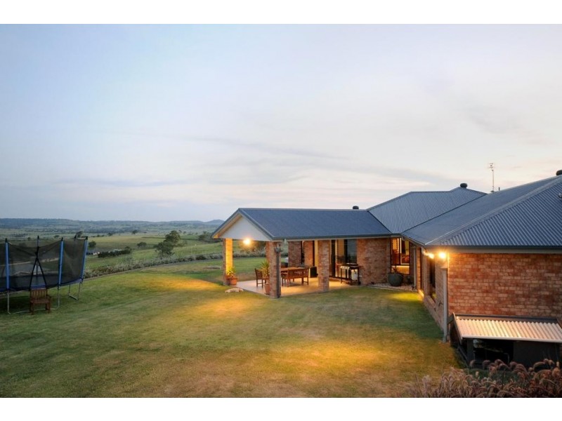 18 Kingston Road, Hodgson Vale QLD 4352