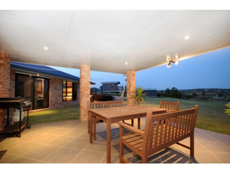 18 Kingston Road, Hodgson Vale QLD 4352