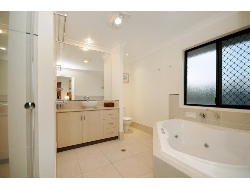 18 Kingston Road, Hodgson Vale QLD 4352