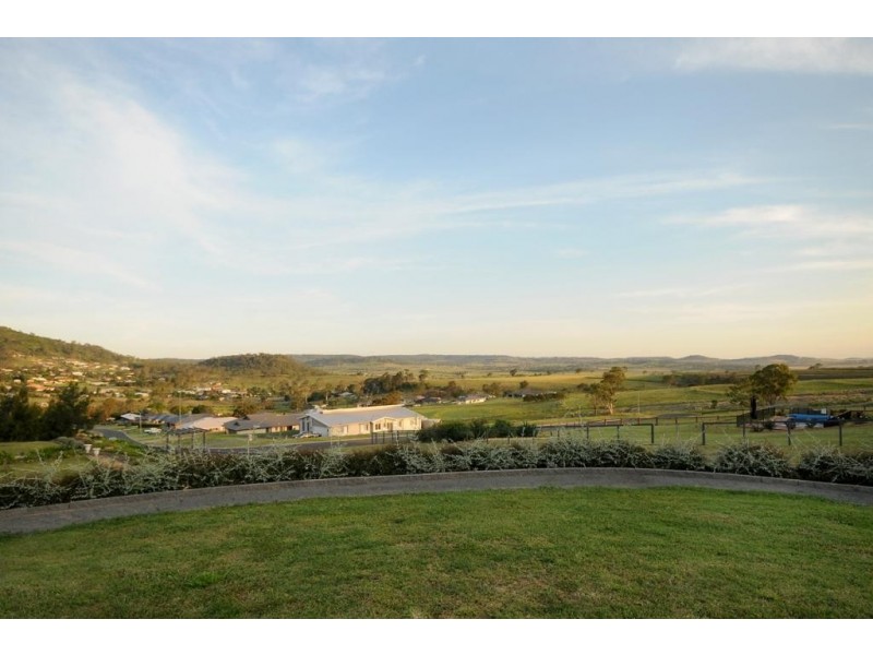 18 Kingston Road, Hodgson Vale QLD 4352