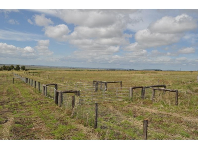 3085 Budgee Road, Greenmount QLD 4359