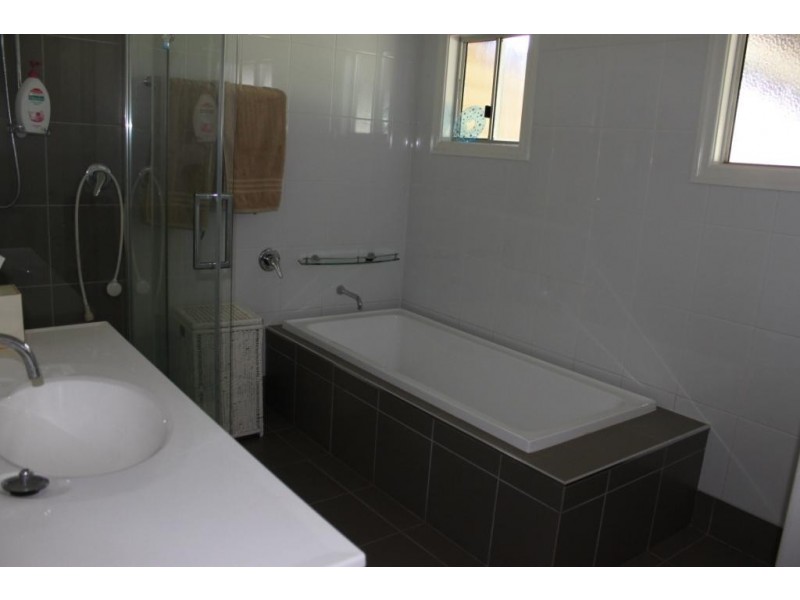 116 Holberton Street, Newtown QLD 4350