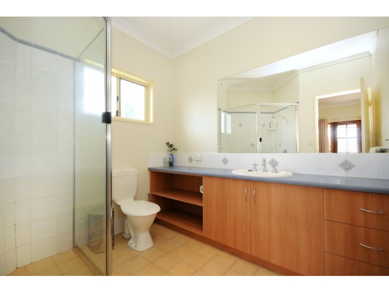 11 Nardoo, Darling Heights QLD 4350