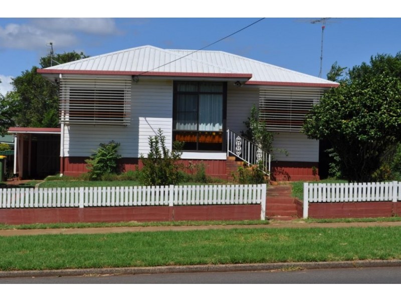 92 Holberton Street, Newtown QLD 4350