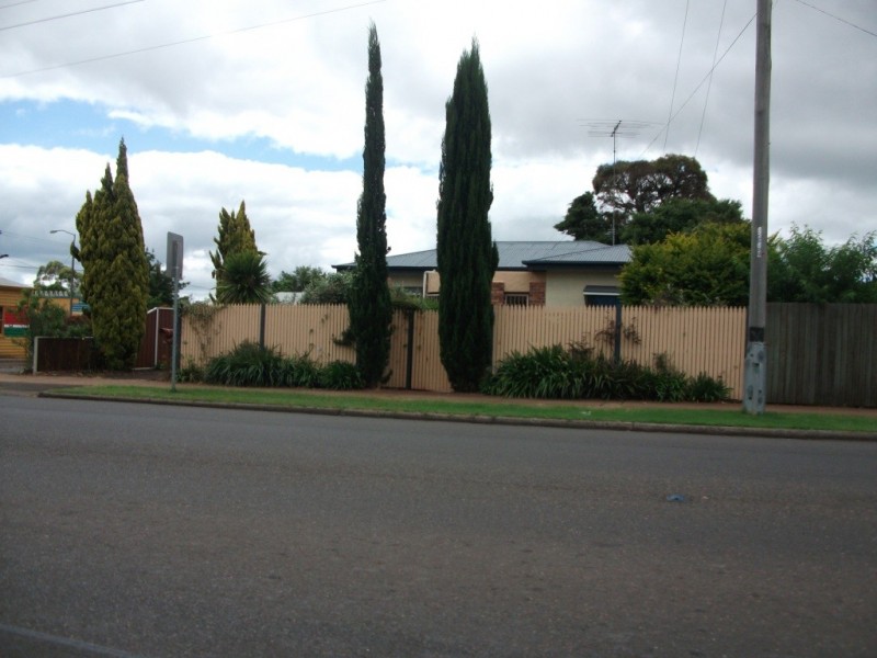 136 Holberton Street, Newtown QLD 4350