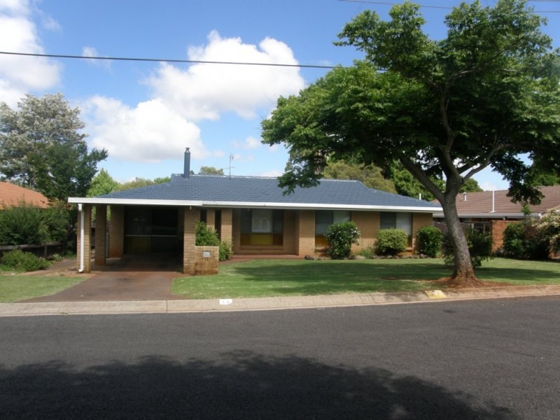 11 Marigold Street, Centenary Heights QLD 4350