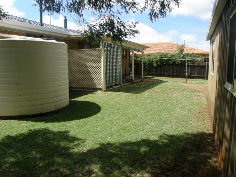 11 Marigold Street, Centenary Heights QLD 4350