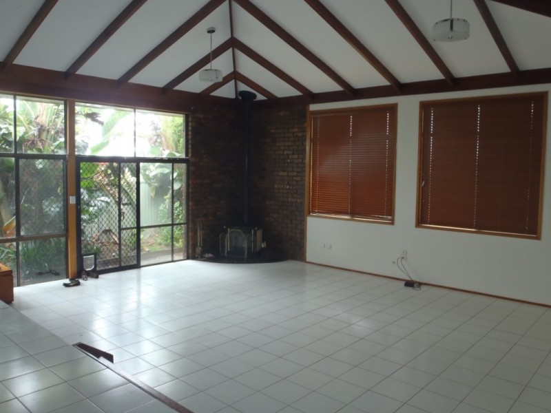 523 Hume Street, Middle Ridge QLD 4350