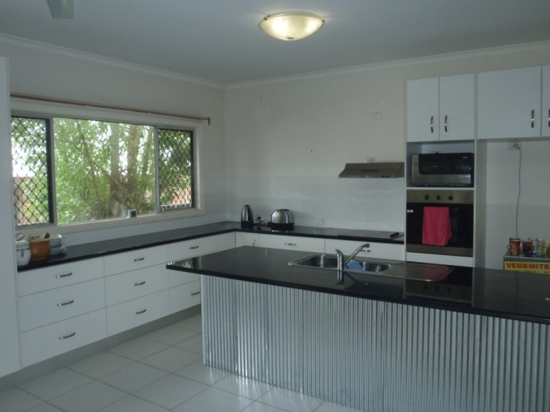523 Hume Street, Middle Ridge QLD 4350