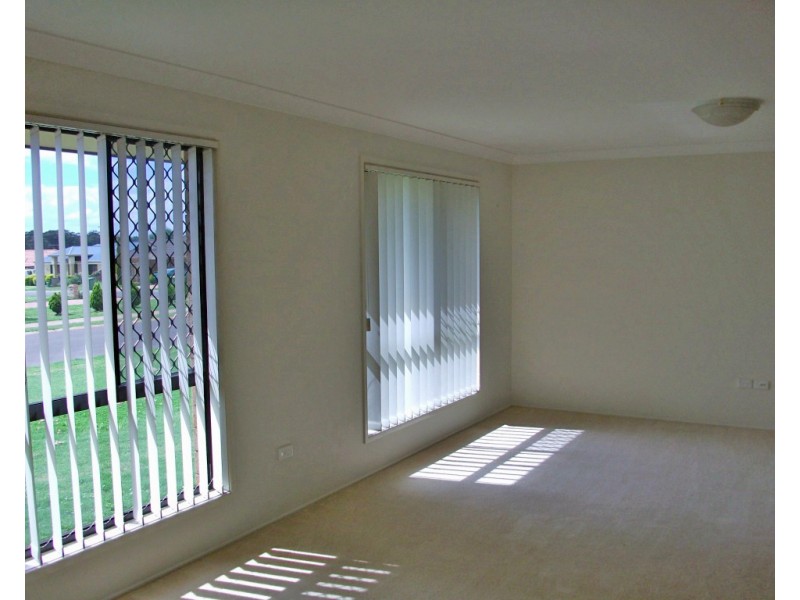 20 Wood Drive, Middle Ridge QLD 4350