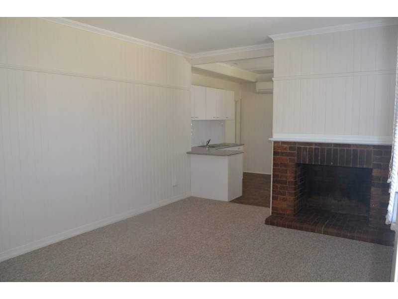 9 Warwick Street, Harristown QLD 4350
