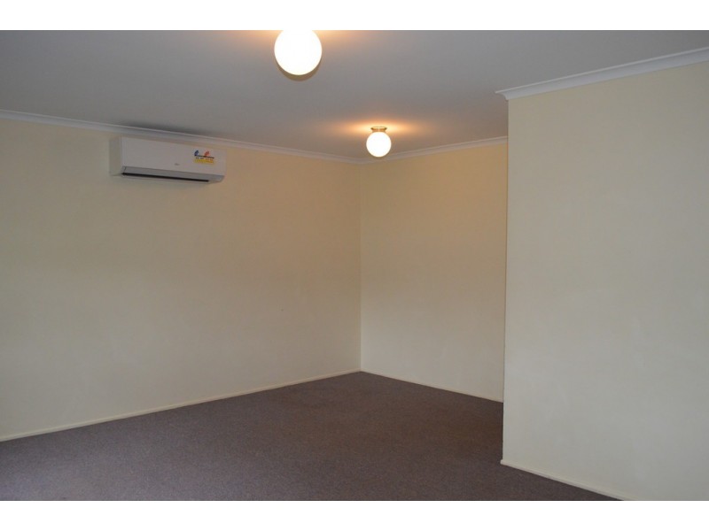 6 Jacinta Court, Wilsonton QLD 4350