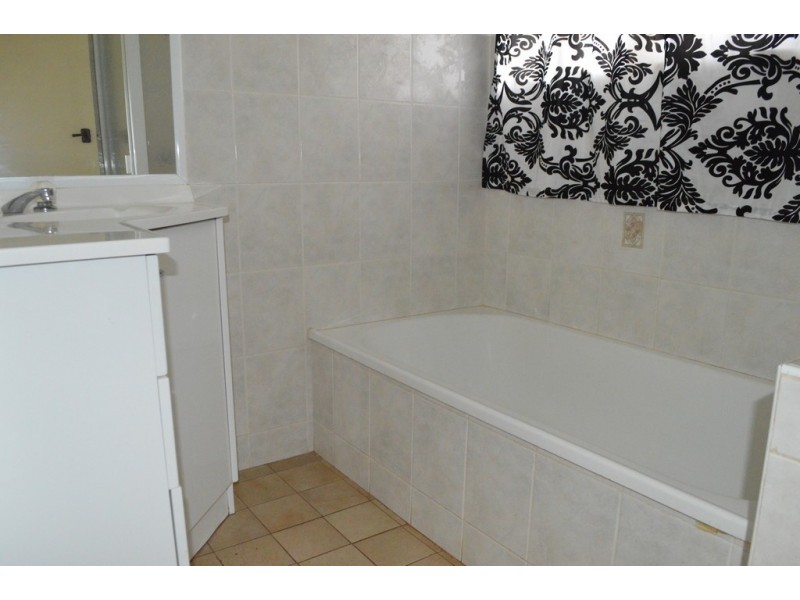 6 Jacinta Court, Wilsonton QLD 4350