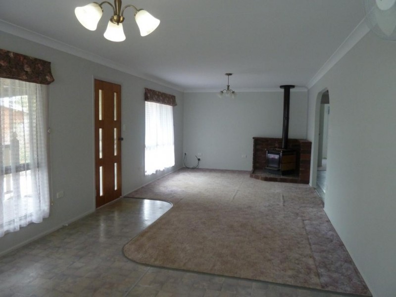 14 Creek St, Cambooya QLD 4358