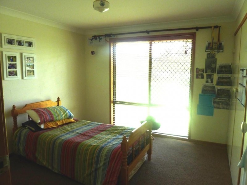 6 Birdland Dr, Glenvale QLD 4350