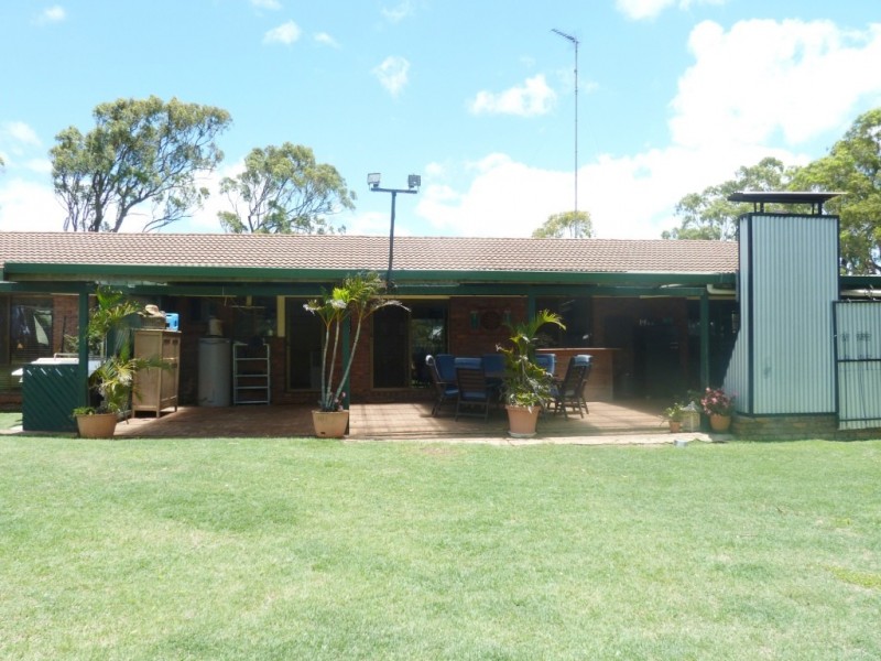 6 Birdland Dr, Glenvale QLD 4350