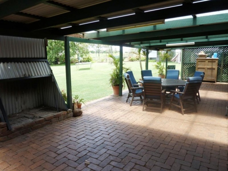 6 Birdland Dr, Glenvale QLD 4350