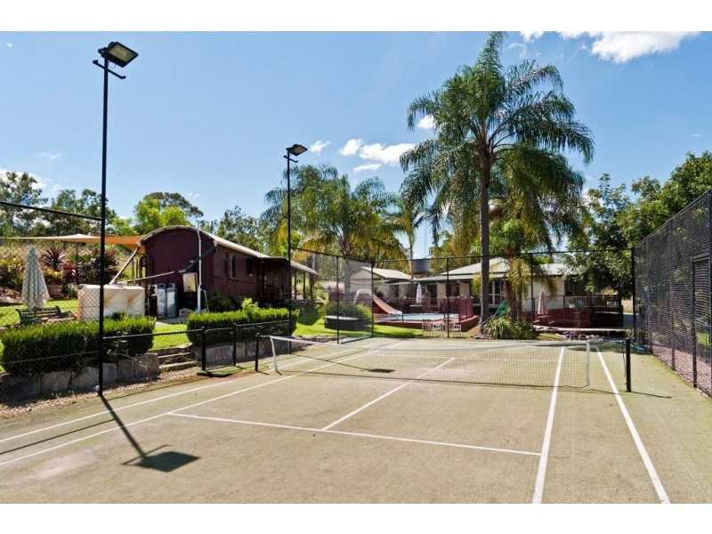 57 Penfolds Rd, Murphys Creek QLD 4352