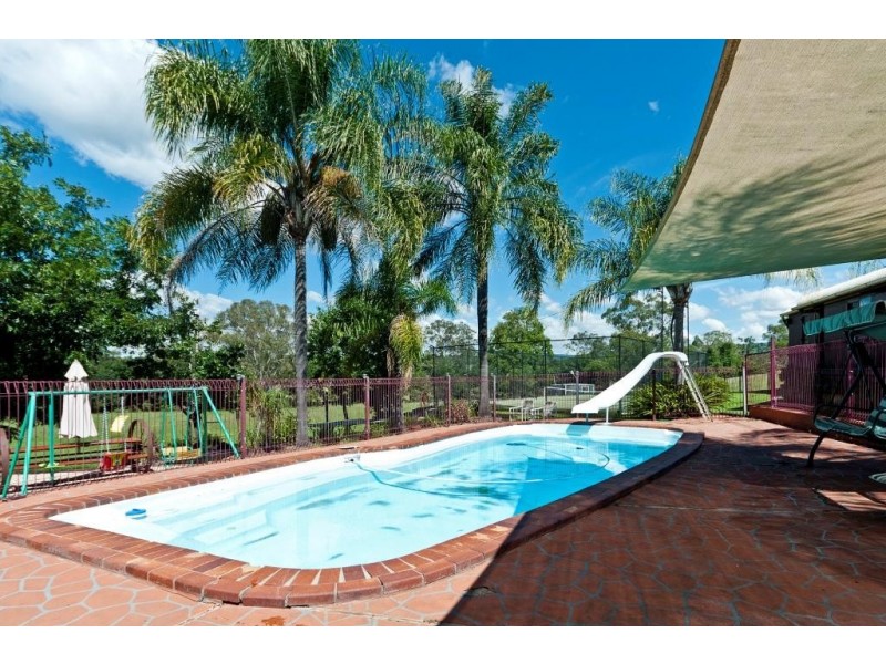 57 Penfolds Rd, Murphys Creek QLD 4352