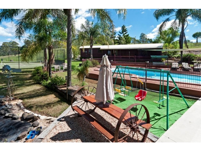 57 Penfolds Rd, Murphys Creek QLD 4352