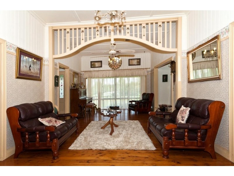 57 Penfolds Rd, Murphys Creek QLD 4352