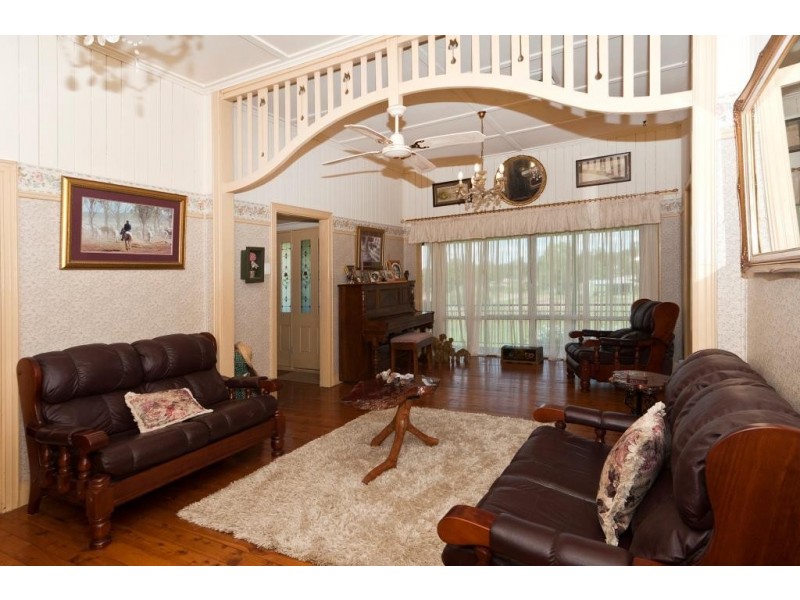 57 Penfolds Rd, Murphys Creek QLD 4352