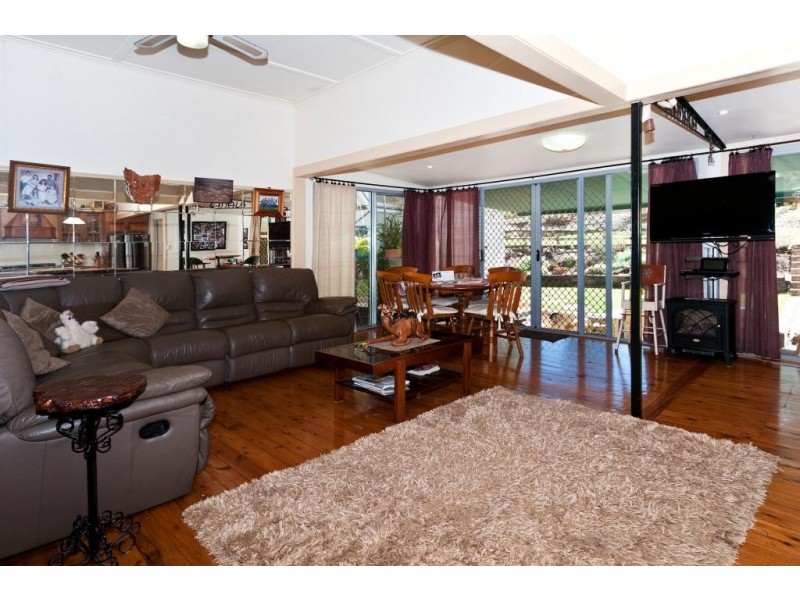 57 Penfolds Rd, Murphys Creek QLD 4352