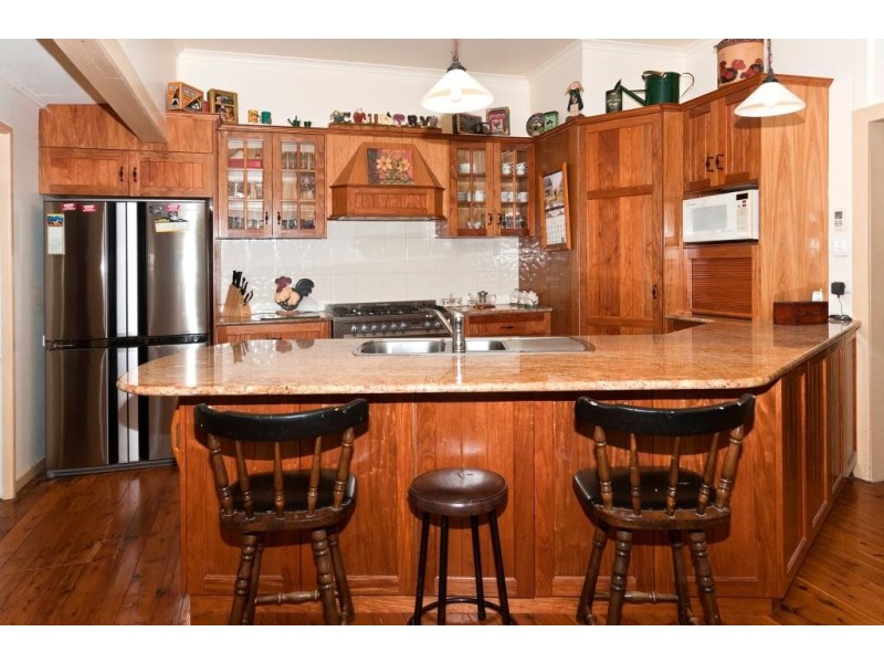 57 Penfolds Rd, Murphys Creek QLD 4352