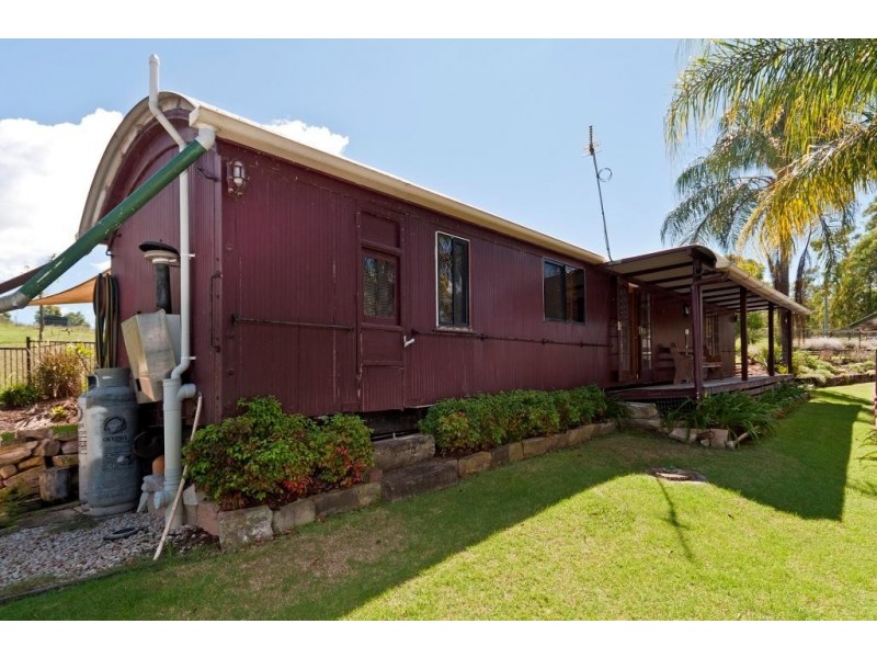 57 Penfolds Rd, Murphys Creek QLD 4352