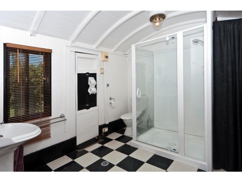 57 Penfolds Rd, Murphys Creek QLD 4352