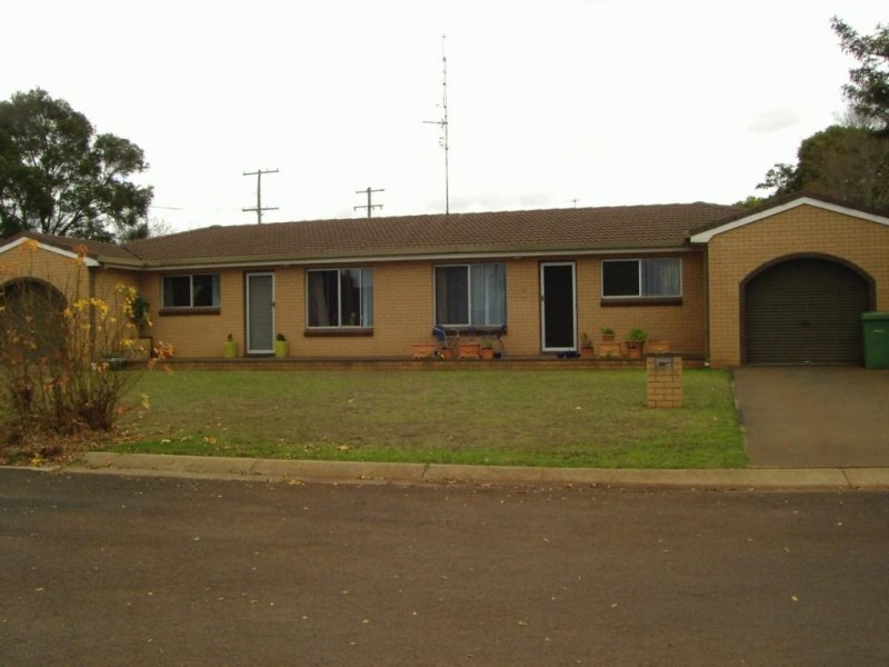 1/16 Marigold Street, Centenary Heights QLD 4350