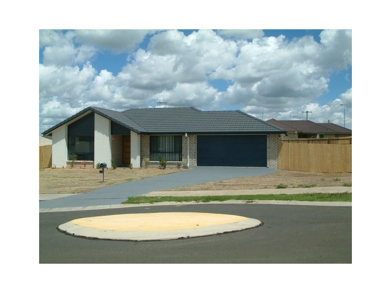 19 Moorina Drive, Harristown QLD 4350