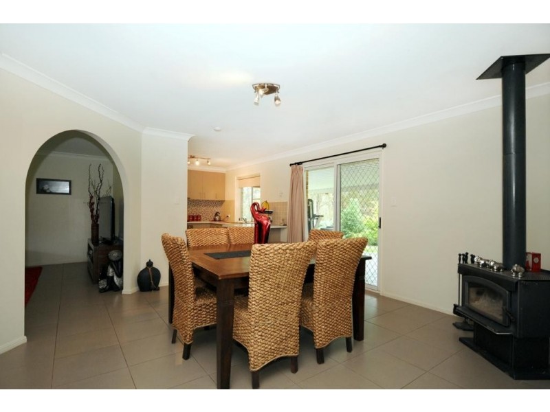 4 Wehl Ct, Mount Rascal QLD 4350
