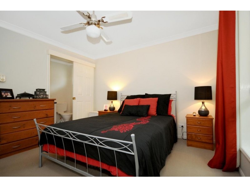 4 Wehl Ct, Mount Rascal QLD 4350