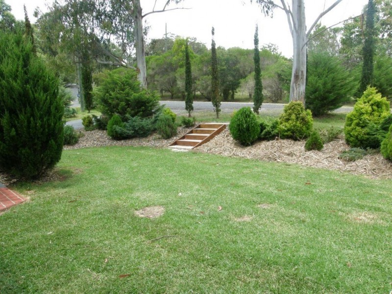 4 Wehl Ct, Mount Rascal QLD 4350